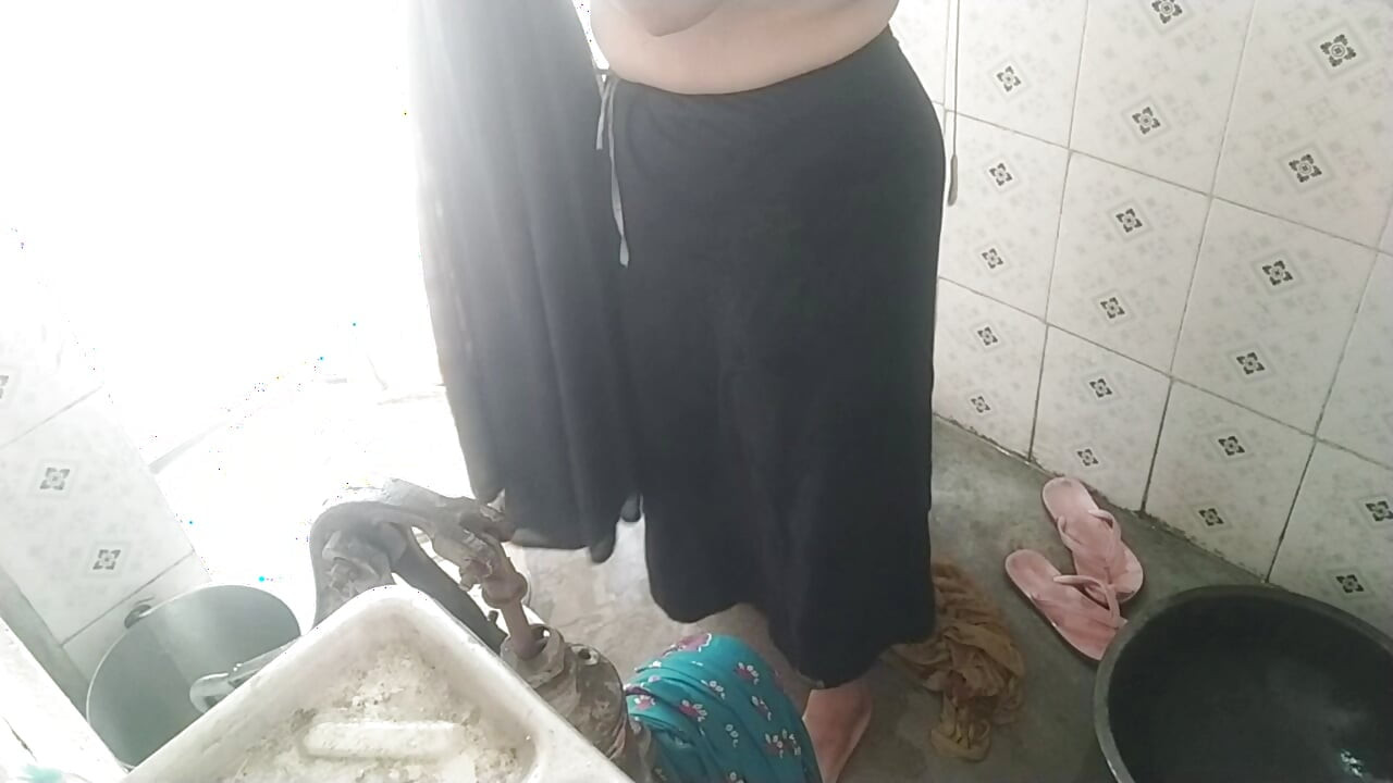 Bath Show Open Desi Bhabhi