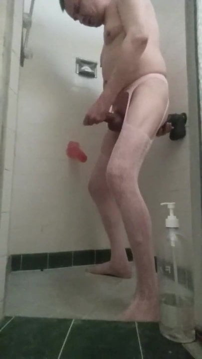 Hab Monster-Dildos und Dessous von Vater gefunden, oh yeah