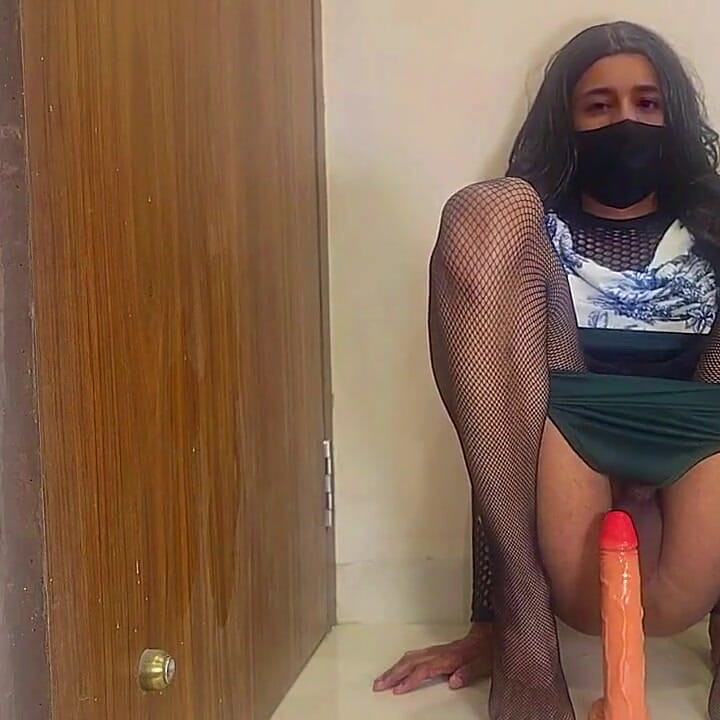 Cute Girl Try First Time Anal