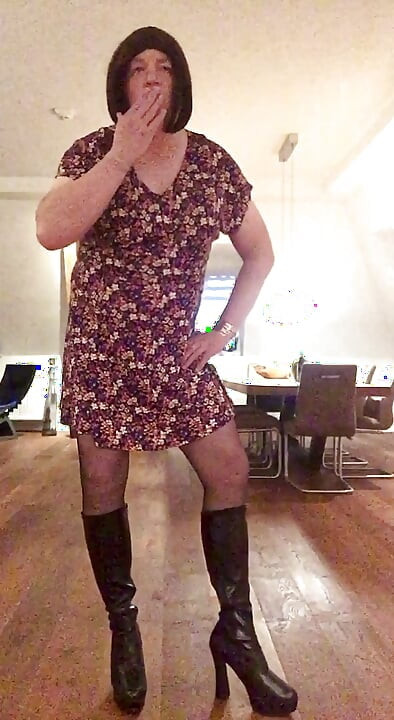 Nicki-Crossdress Summer-Dress, black Stockings & High-Heel-Boots