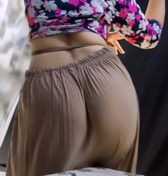 Indische desi bhabi zeigt möpse