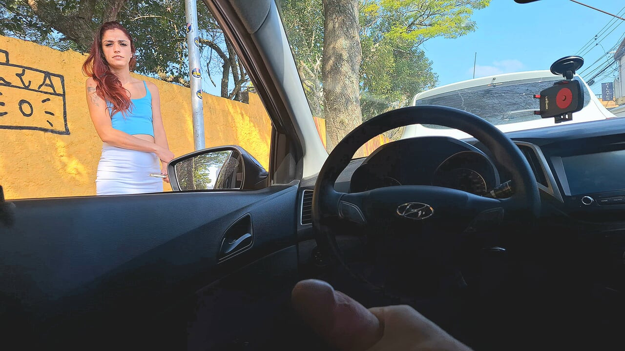 Riskanter Handjob auf der Straße... Eine schöne Frau sah meinen Schwanz.