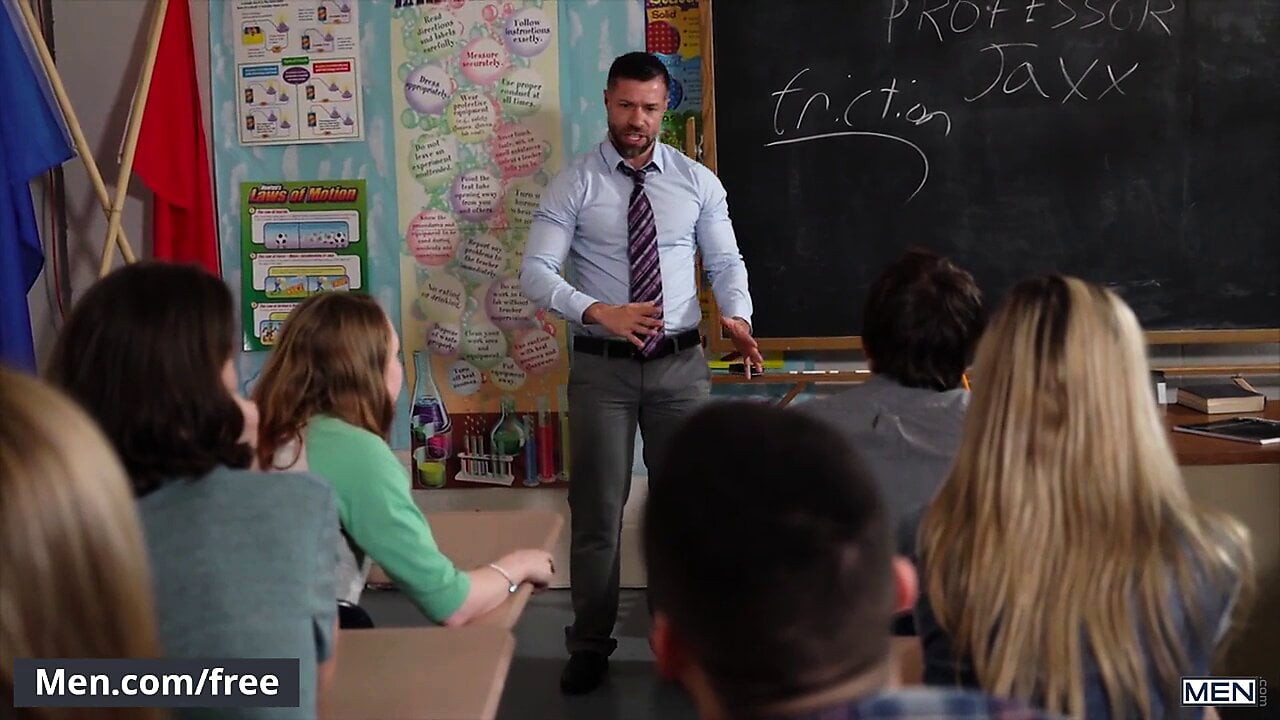 Beaux schnippte mit den Fingern und seine klasse Lehrerin Tristan