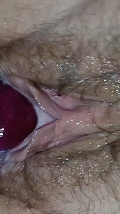 Spannender moment aus "Mein 28cm lila dildo fickt mich, bis er mich weit lässt"