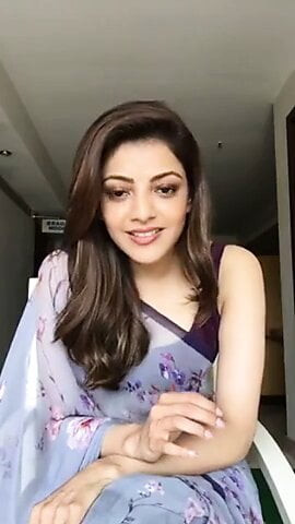 Kajal Aggarwal zeigt Achselhöhlen und Möpse in ärmelloser Sari