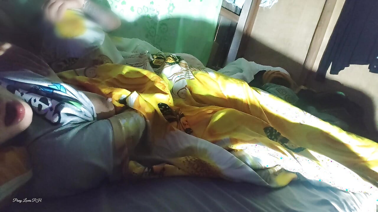 One-night-stand, pinay stiefschwester, sie hat intensiven zitternden orgasmus