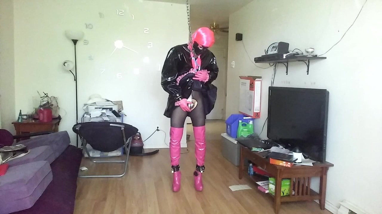 Sissy-Zimmermädchen, Selbst-Bondage ist schief gegangen