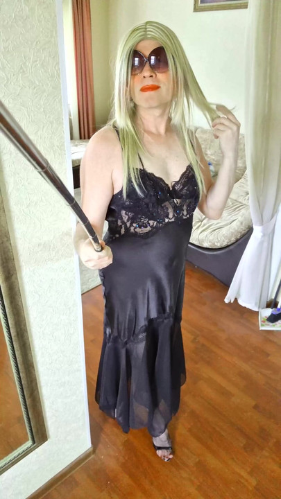 Milf posing on camera