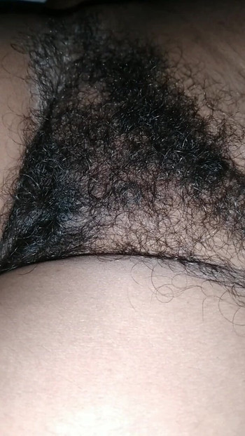 Die haarige Muschi einer sri-lankischen Ehefrau