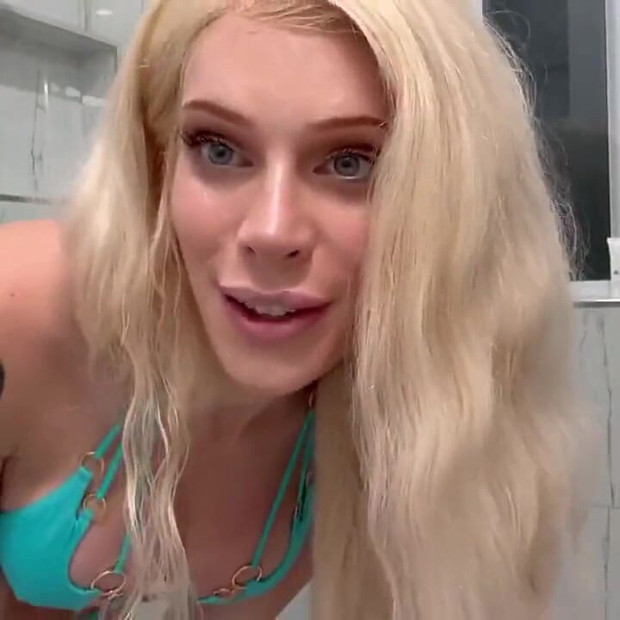 Trans bimbo bittet dich, ihre dusche zu beobachten und wichsen, rp solo