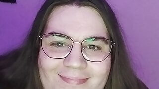 a bbw  plays with a dildo