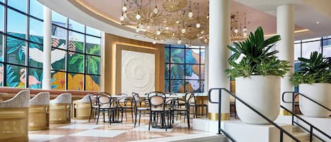 3 restaurants, breakfast, lunch, dinner served; Caribbean cuisine