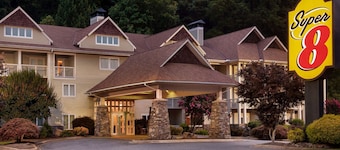 Super 8 by Wyndham Cherokee