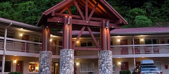 Econo Lodge Cherokee Near River Park