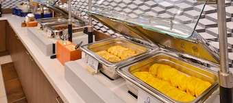 Holiday Inn Express Hotel & Suites Auburn Hills by IHG