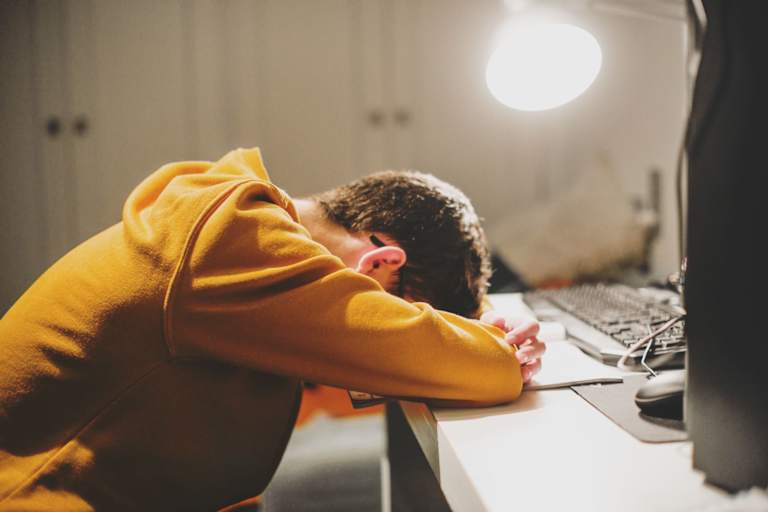 6 Ways College Finances Affect Mental Health