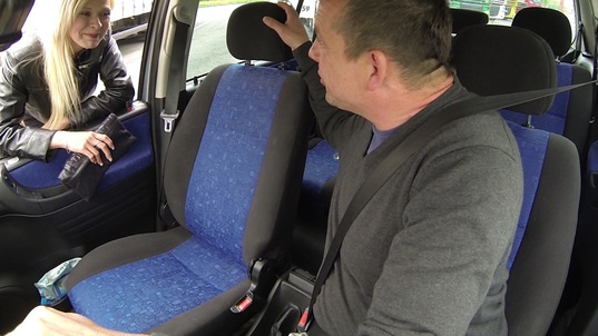 2. Download full pics of Dea dell'anale tettona from czechbitch.com