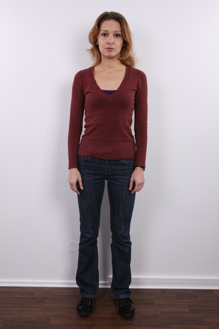 2. Download full pics of model Radka (32) from czechcasting.com