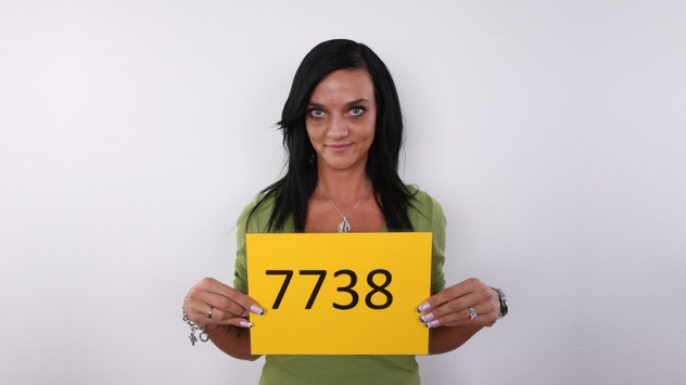 Michaela (31)