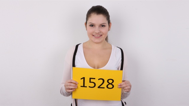 Natalie (18)