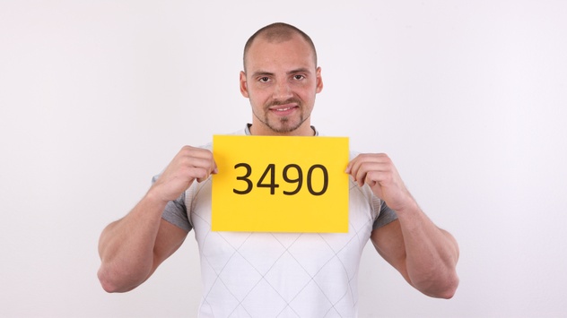 Erik (25)