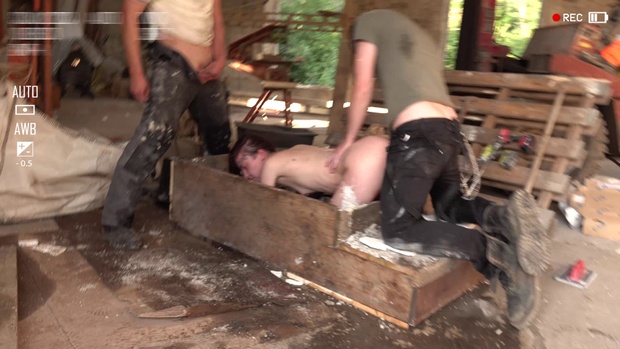 1. Download full pics of Extremely Dirty Hole from extremestreets.com